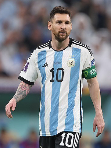 Lionel-Messi-Argentina-2022-FIFA-World-Cup_(cropped).jpg