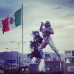 monumento a tlahuicole heroe legendario.jpg