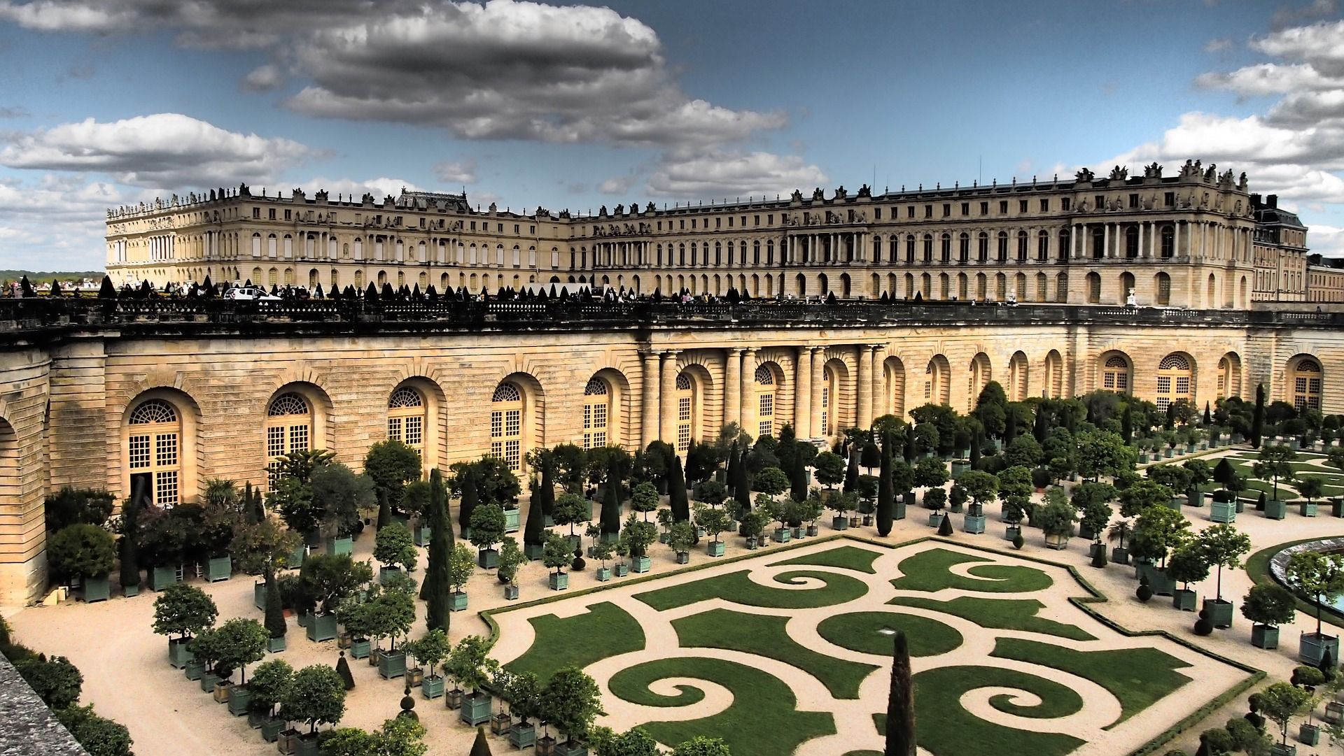 versailles-880359_1920.jpg